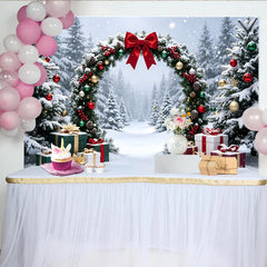Lofaris Toile de fond de Noël forêt enneigée avec arche festive et cadeaux, magnifique arrière-plan hivernal pour fête et photographie