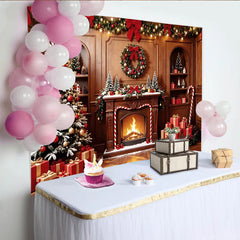 Lofaris Toile de fond de Noël traditionnelle avec sapin enneigé et cheminée, élégant décor de fête pour studio photo et célébrations hivernales