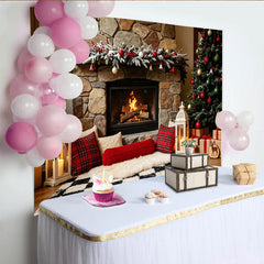 Lofaris Toile de fond de Noël cheminée en pierre avec sapin enneigé et cadeaux, magnifique décor d'hiver chaleureux pour studio photo