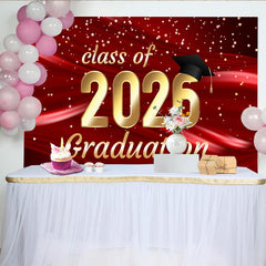 Lofaris Toile de Fond de Fête Élégante Diplômés Rouge et Or Classe 2026, avec un Chapeau et Confettis Étincelants