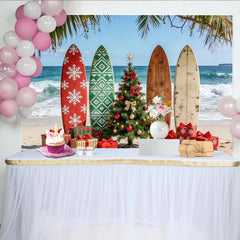 Lofaris Toile de fond de Noël tropicale avec planches de surf et sapin, arrière-plan festif pour fête d'été et séance photo