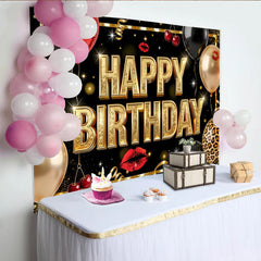 Lofaris. Toile de fond joyeux anniversaire noir et or avec ballons et lèvres rouges, élégant décor de fête avec paillettes dorées