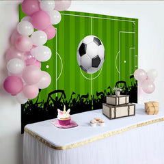 Lofaris Toile de fond football pour anniversaire avec terrain vert, ballon géant et foule en liesse, décor de fête sportif pour studio photo