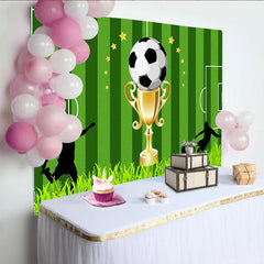 Lofaris Toile de fond de photographie football avec trophée et ballon, magnifique arrière-plan de terrain de sport pour studio photo
