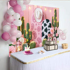 Lofaris Toile de fond anniversaire cowgirl rose avec cactus et bottes, décor de fête western avec fleurs pour studio photo