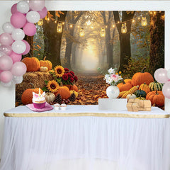 Découvrez Toile de fond automne avec citrouilles et tournesols, magnifique arrière-plan de récolte pour studio de photo