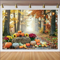 Découvrez Toile de fond automne avec citrouilles et tournesols, magnifique arrière-plan de forêt pour studio photo