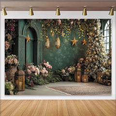 Lofaris Toile de fond élégante festive avec fleurs roses, lanternes dorées et étoiles, lumières pour Noël et ambiance hivernale