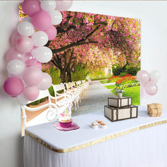 Lofaris Toile de fond paysage de printemps avec cerisiers en fleurs roses et bancs blancs, décor naturel pour séance photo en extérieur