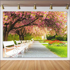 Lofaris Toile de fond paysage de printemps avec cerisiers en fleurs roses et bancs blancs, décor naturel pour séance photo en extérieur