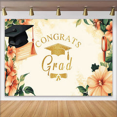 Lofaris Toile de fond florale dorée pour remise des diplômes avec chapeau et diplôme, élégant arrière-plan de célébration
