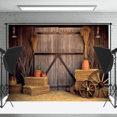 Cake Smash Empilé Foins Brun En bois Grange Porte Toile de fond