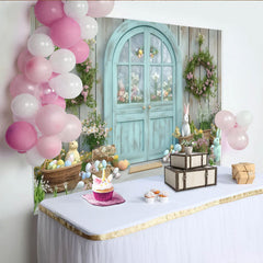 Lofaris Toile de fond de Pâques printanière avec lapins, œufs et fleurs, porte bleue et couronnes florales, pour célébrations douces.