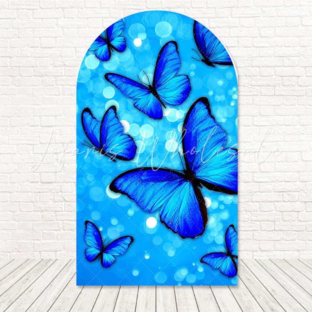Toile de fond pour arche papillons bleus vol doux pour fête jardin