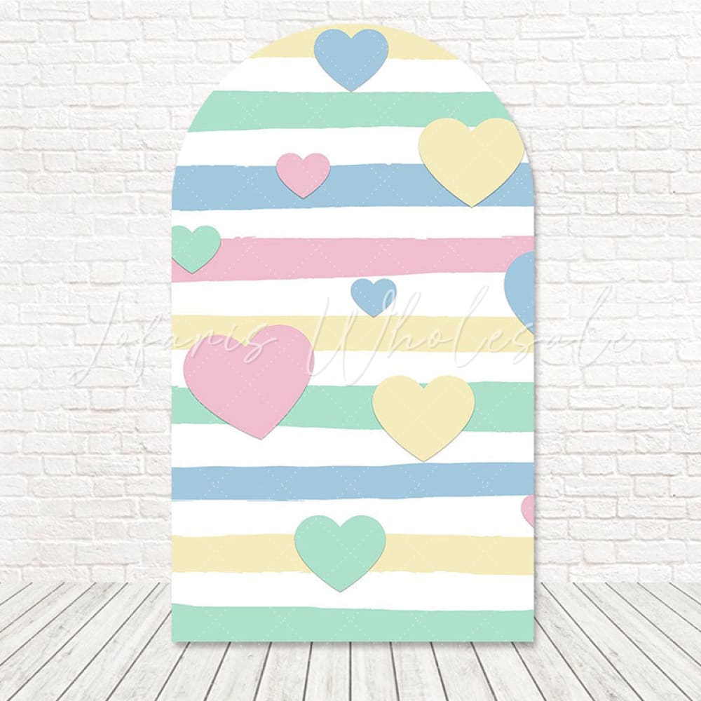 Toile de fond pour arche ciel pluvieux cœurs romance pour look événement doux
