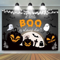 Un petit Boo est presque dû Toile de fond noire d'Halloween