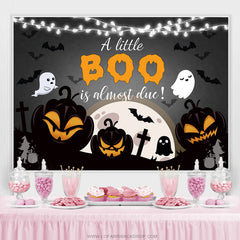 Un petit Boo est presque dû Toile de fond noire d'Halloween