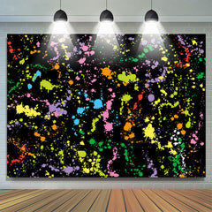 Toile de fond de mur de graffiti noir et coloré pour la fête