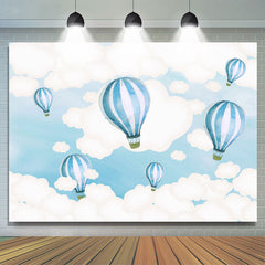 Toile de fond sur le thème du ciel de ballon à air chaud bleu et blanc