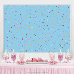 Toile de fond simple de joyeux anniversaire de morceaux de bonbons de couleur bleue