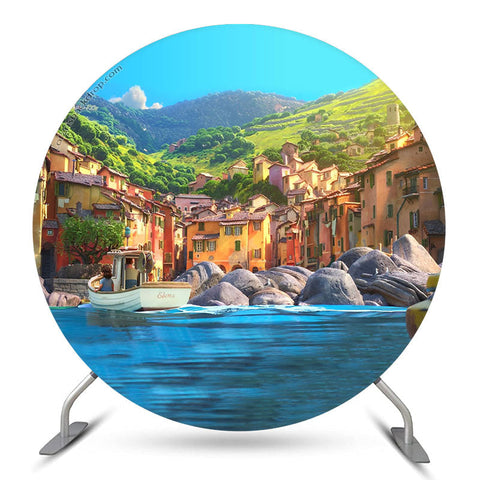 Blue Sea Peaceful Town Mountain Rond Toile de fond Luca