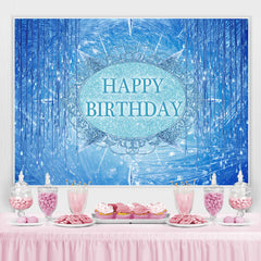 Toile de fond d'anniversaire en cristal bleu et scintillant au-dessus de la mer