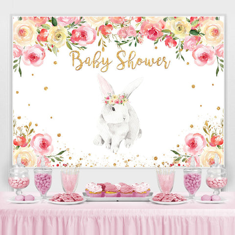 Lapin et rose avec fond de douche de bébé floral blanc