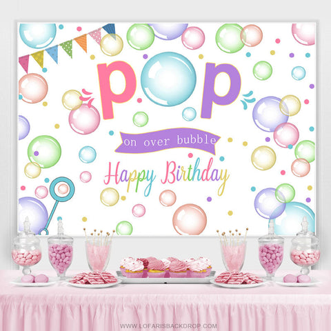 Pop coloré sur fond de bulle joyeux anniversaire