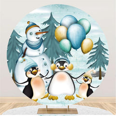 Fond rond de ballon de bonhomme de neige d'hiver de pingouin mignon