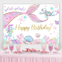 Sirène rose scintillante dans la toile de fond joyeux anniversaire de la mer