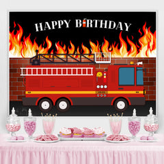 Maison en feu et camion de pompier joyeux anniversaire toile de fond