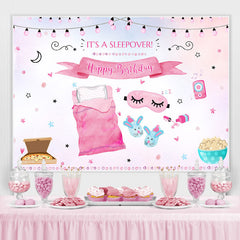 C'est une toile de fond rose de joyeux anniversaire pour fille