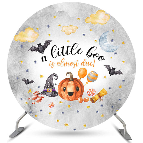 Little Boo est presque due toile de fond ronde Halloween gris