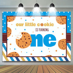 Little Cookie tourne une jolie toile de fond d'anniversaire