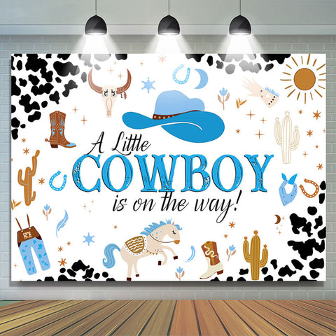 Le petit cow-boy est sur le chemin de la toile de fond de la douche de bébé