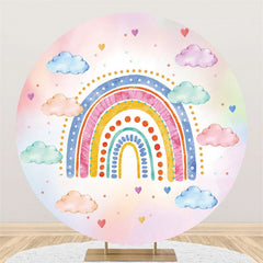Beau ciel de dessin animé avec fond de cercle de coeur arc-en-ciel