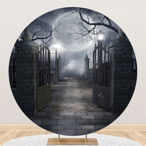 Mur de briques de lune, porte de fer, toile de fond de cercle d'Halloween