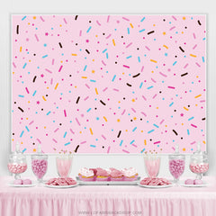 Toile de fond d'anniversaire simple de morceaux de bonbons de couleur rose