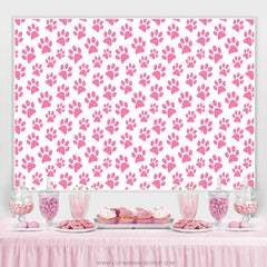 Toile de fond d'anniversaire simple sur le thème de la patte de chien rose