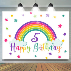Arc-en-ciel et étoiles colorées joyeux 5e anniversaire toile de fond
