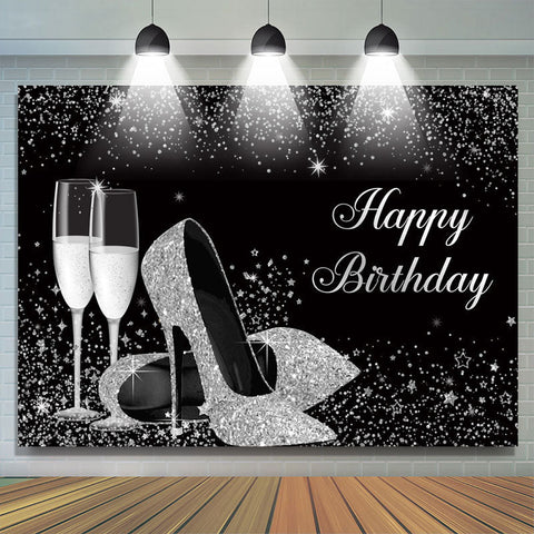 Toile de fond d'anniversaire de verre de vin de talons hauts de paillettes d'argent