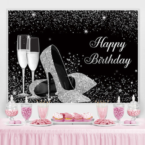 Toile de fond d'anniversaire de verre de vin de talons hauts de paillettes d'argent