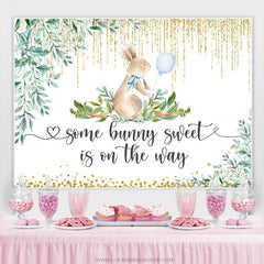 Certains Bunny Sweet est sur le chemin toile de fond de douche de bébé