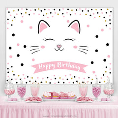 Chat rose doux avec des points joyeux anniversaire toile de fond