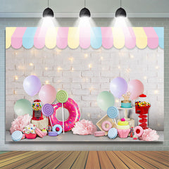 Toile de fond de joyeux anniversaire de mur de briques blanches et de paillettes