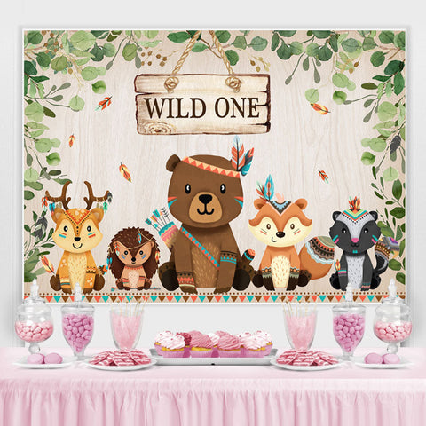 Wild One Animal avec toile de fond en bois de feuilles vertes pour garçon