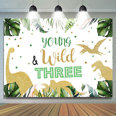Jeune toile de fond verte de trois dinosaures sauvages pour l'anniversaire